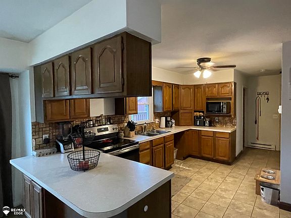5th image of 4083 Peters Rd
