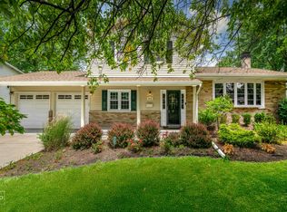 902 E Plate Dr, Palatine, IL 60074