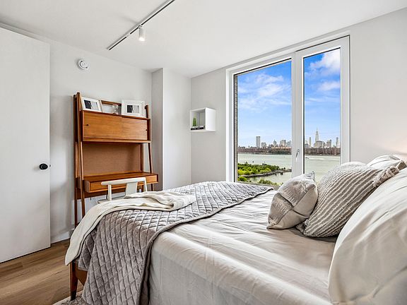 5th image of 16 West St #305