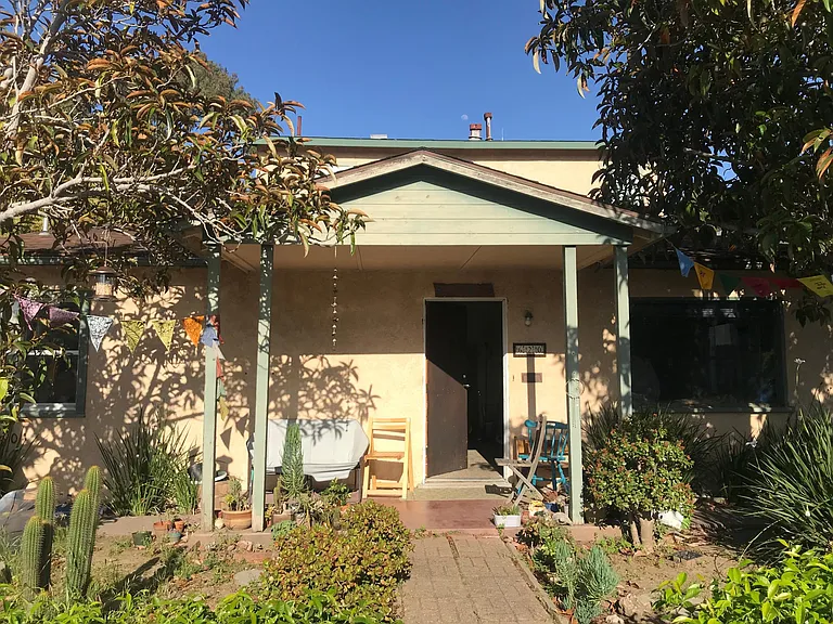 620 Johnson Ave — Photo 1