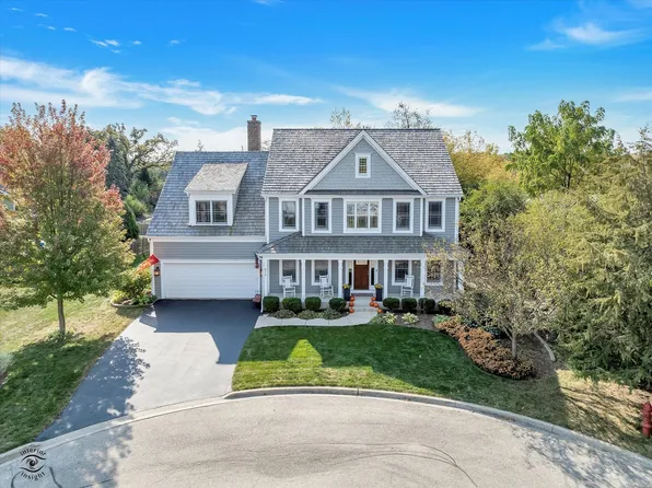 573 Oxford Ln, Lindenhurst, IL 60046
