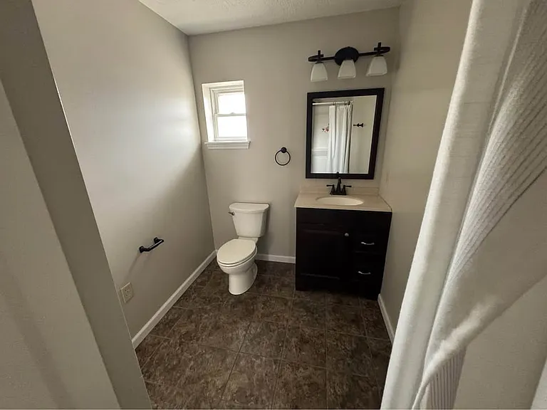 115 N Market St #2A — Photo 6