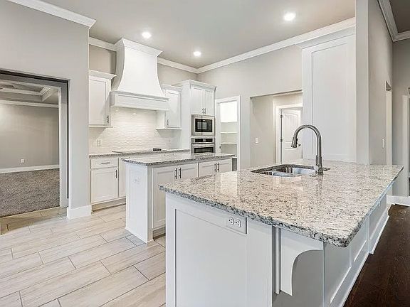 4th image of 1 Pendeen Ln