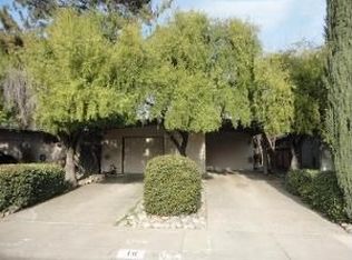 18 Blue Heron Ct, Sacramento, CA 95833