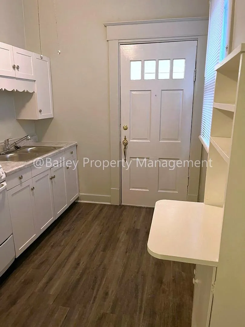 1634 S Preston St photo 1