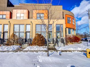 4 Curlew Dr, Toronto, ON M3A 2P8