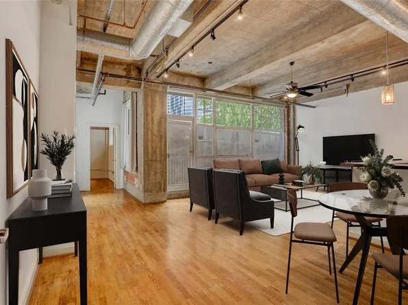 204 Travis St APT 4D, Houston, TX 77002