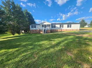 220 Cedar Trl, Mount Airy, NC 27030