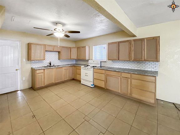 4th image of 519 E Byers St