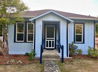 351 Lexington Ave NE, Bandon, OR 97411