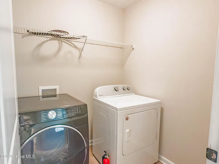 1945 Kenlock Dr — Photo 22