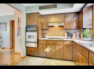 25 Linden St FLOOR 2, Bayonne, NJ 07002