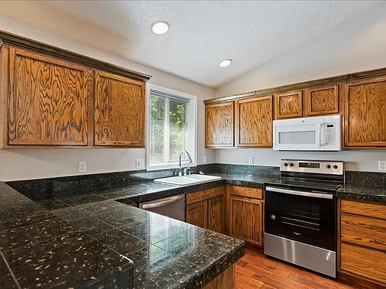 14180 W Chadford Dr — Photo 13