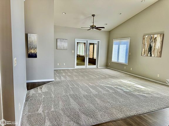 4th image of 5568 Oak Hills Dr