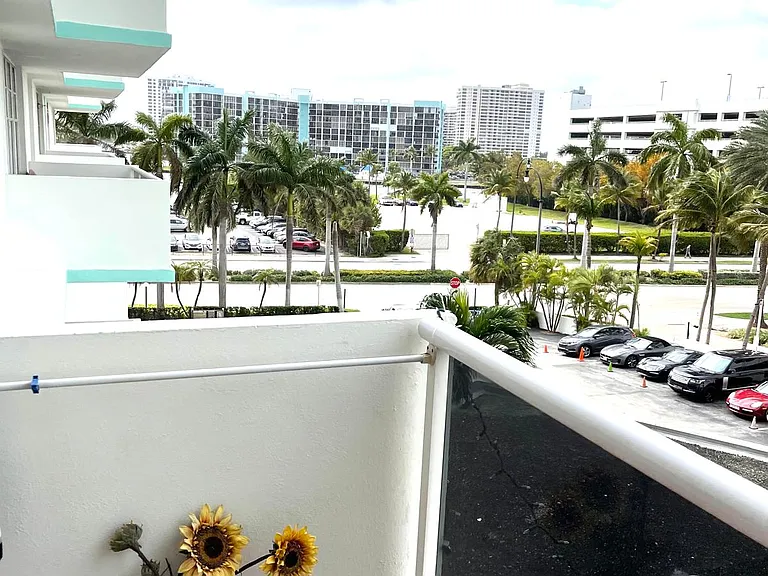 3725 S Ocean Dr — Photo 20