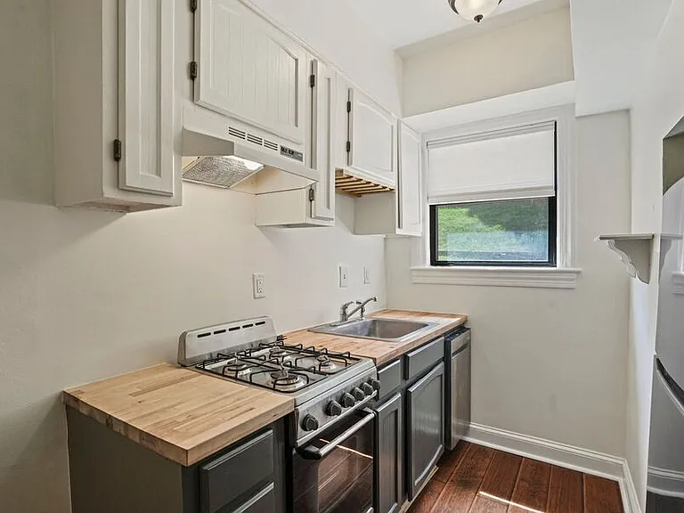 2655 41st St NW #B4 — Photo 12