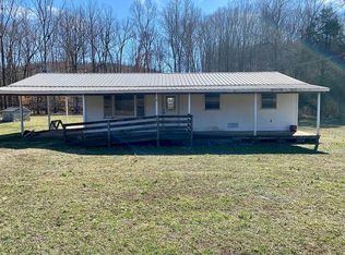 1933 Clifton Tpke, Waynesboro, TN 38485