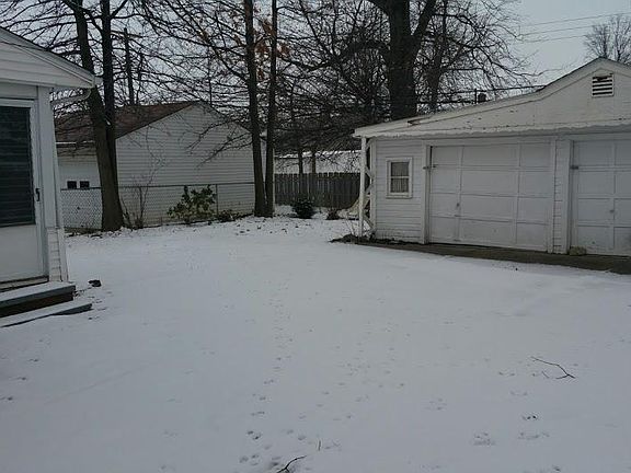 3rd image of 25271 Marsdon Ave