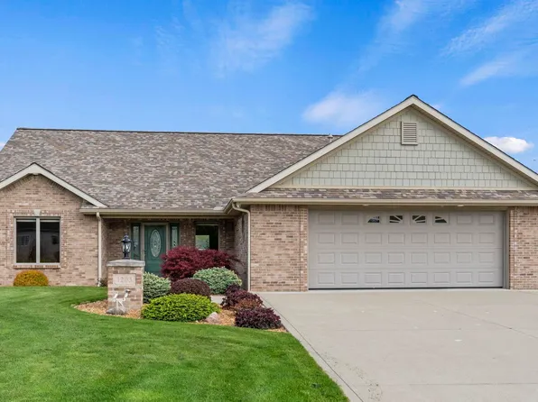 1203 N Dewey St, Auburn, IN 46706