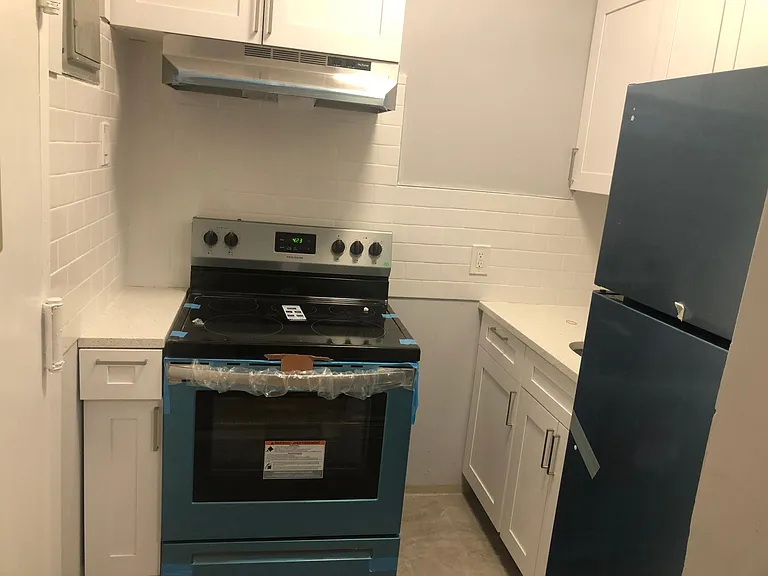 16844 Liberty Ave — Photo 9