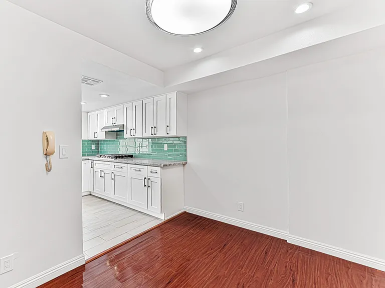 402 California St #B — Photo 7