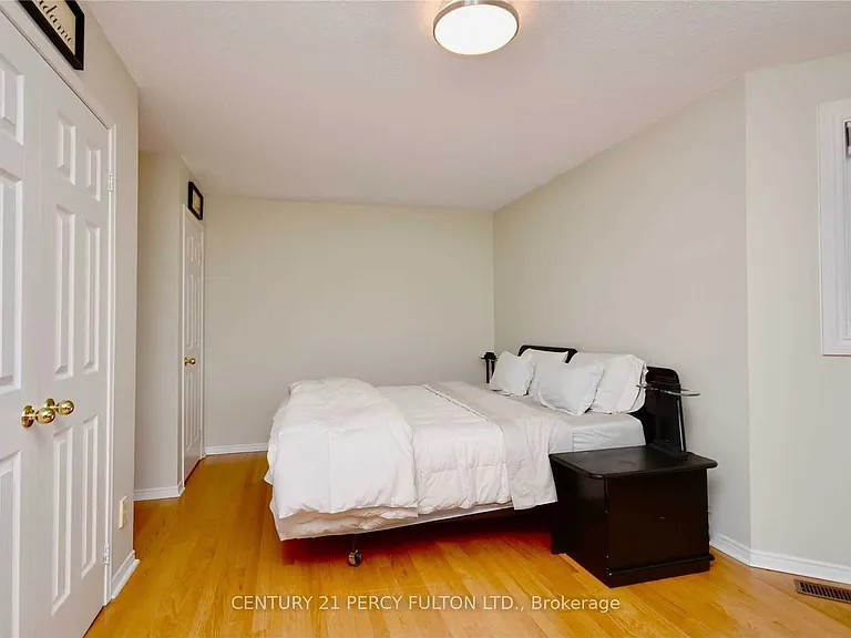 251 Livingstone St W #UPPER — Photo 14