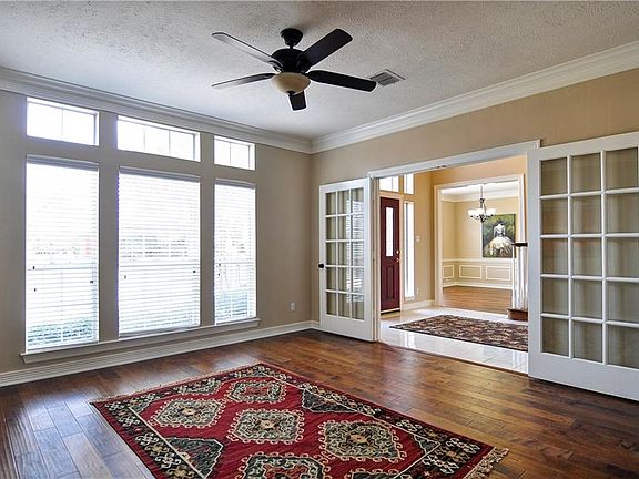 4th image of 2212 Aristocrat Dr