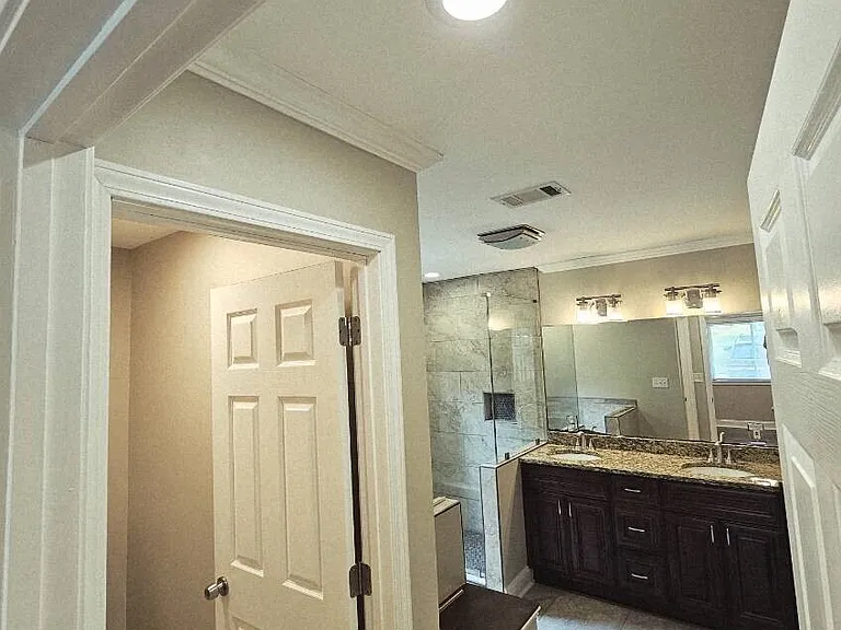 2931 Cloverleaf Dr — Photo 10