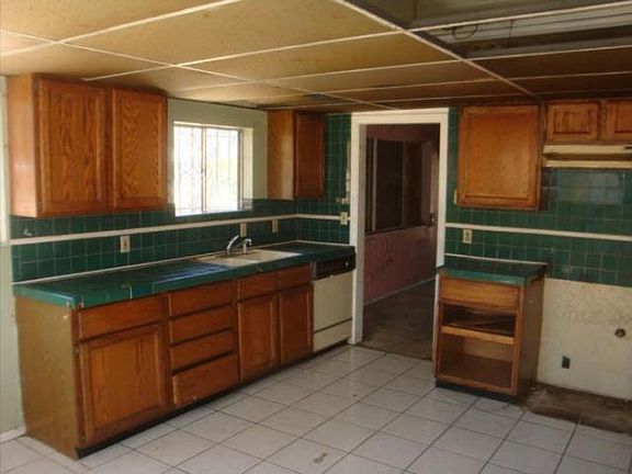 4th image of 1056 W 103rd St