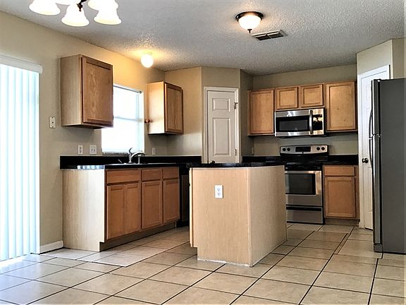4th image of 813 Grande Regal Point