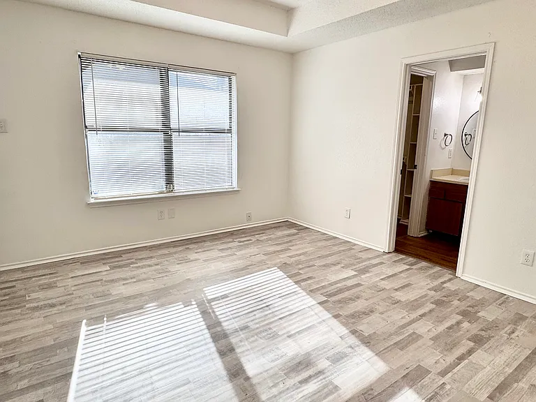 4621 Sausalito Dr — Photo 18