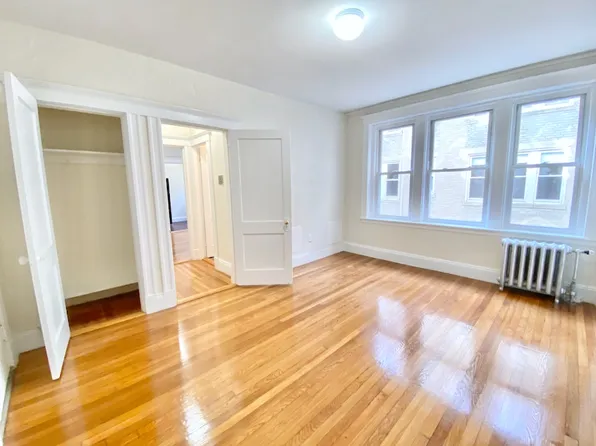 58 Queensberry St, Boston, MA