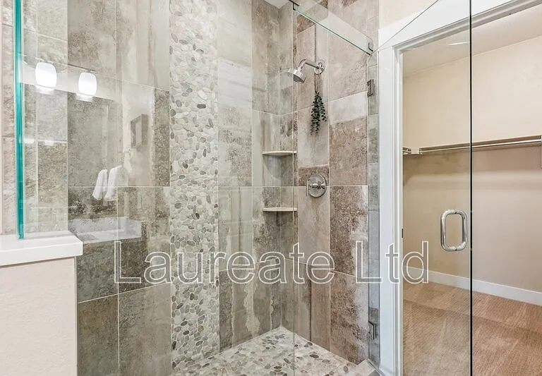 5438 Valentia St — Photo 13