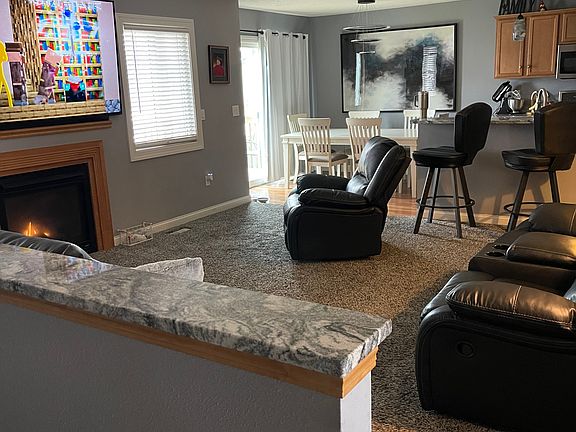 4th image of 640 SE Cardinal Ln