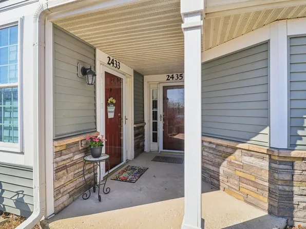2433 Golf Ridge Cir, Naperville, IL 60563