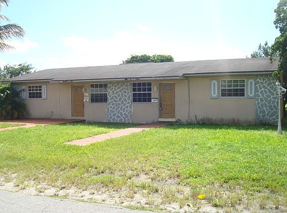 2nd image of 1020 NE 110th St