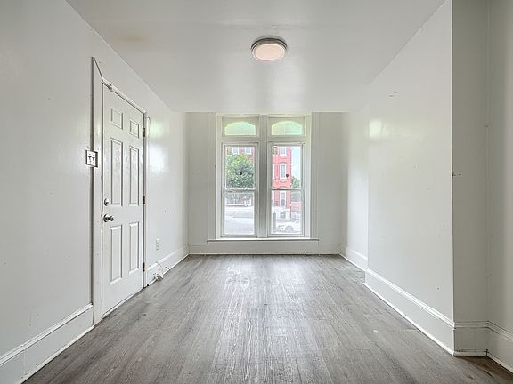 4th image of 1803 W Baltimore St #1