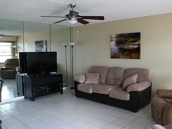 2nd image of 3045 Newport N