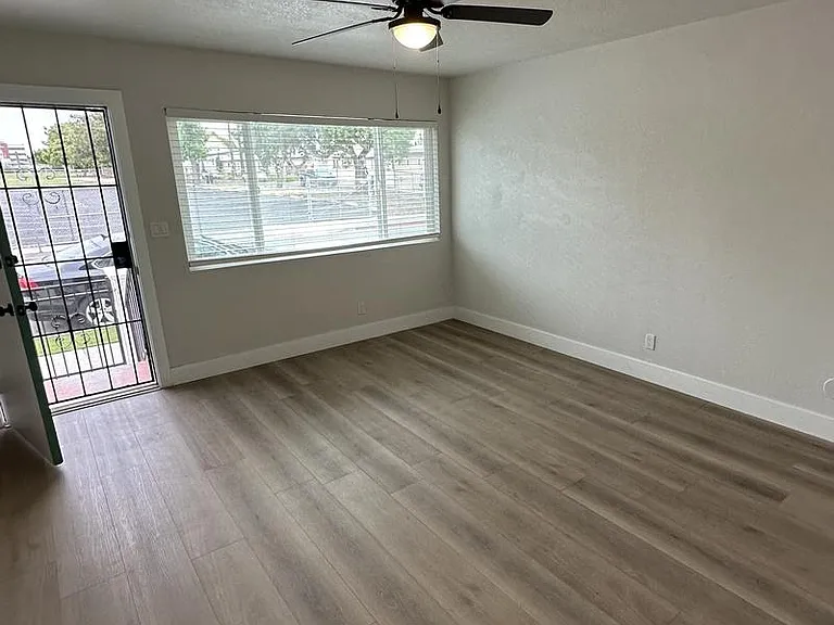 442 Smith Ave #1 — Photo 5