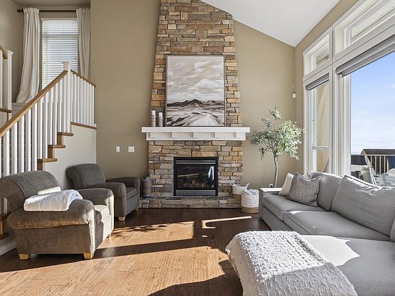 4th image of 4 Hickory Dr