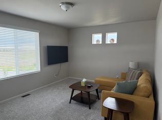 46601 Sunflower Ln, Bennett, CO 80102