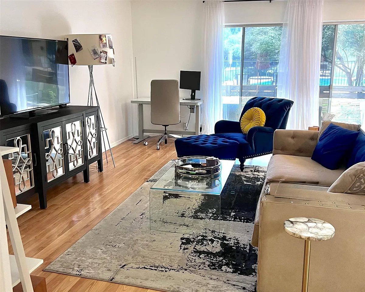 Building Photo - 1304 Mariposa Dr #114