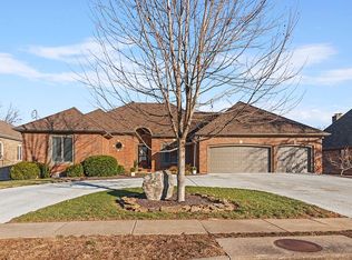 1915 E Nottingham St, Springfield, MO 65804