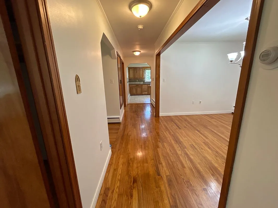 2 bed, 1.0 bath, 1232 sqft, $2,775 — Photo 3