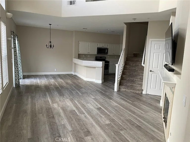 141 Valley View Ter — Photo 2