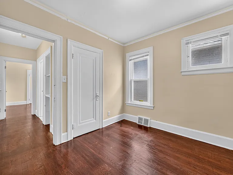 2647 Lothrop Ave — Photo 8