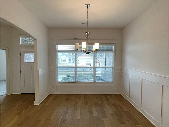 5th image of 1657 Pershing St