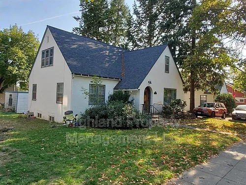 520 NE Maple St Photo 1