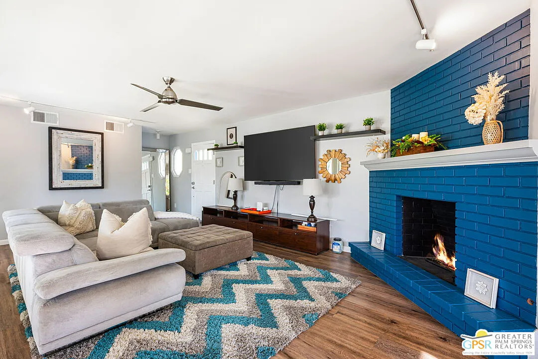 2 bed, 2.0 bath, 1408 sqft, $4,000 — Photo 3