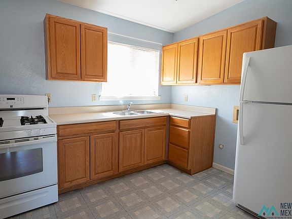 3rd image of 801 Truman Ave